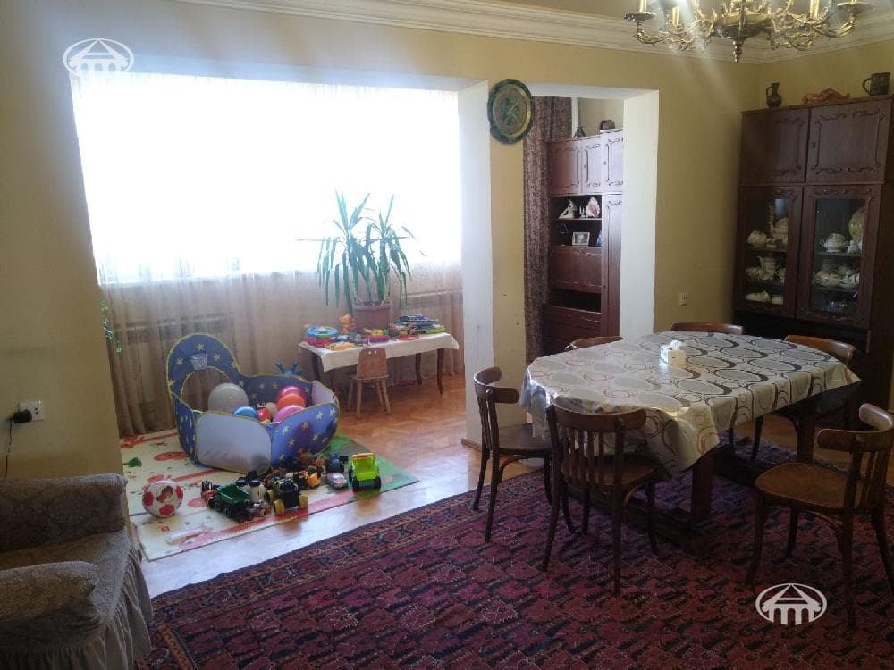 Квартира · 4 комн. · 112 м² · Давташен