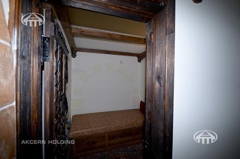 Mansion · 5 rooms · 210 m² · Garni