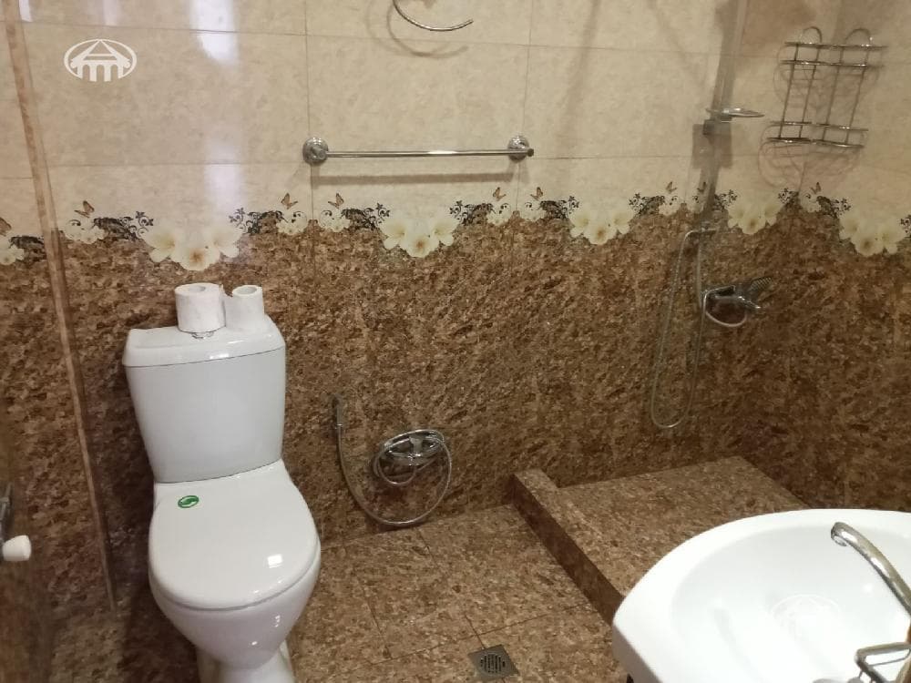 House · 9 rooms · 354 m² · Dilijan