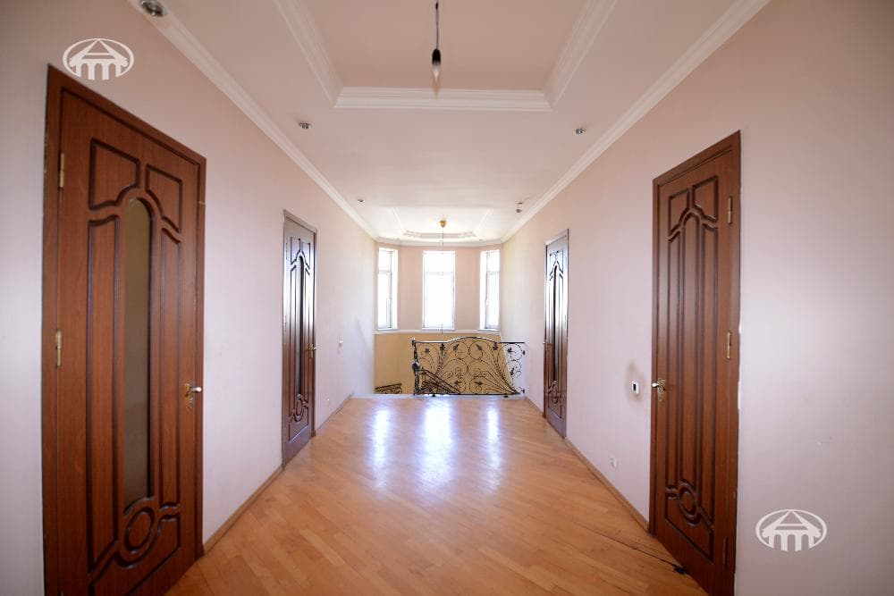 Առանձնատուն · 5 սեն. · 319 մ² · Քանաքեռ-Զեյթուն