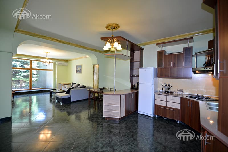 Квартира · 3 комн. · 140 м² · Арабкир