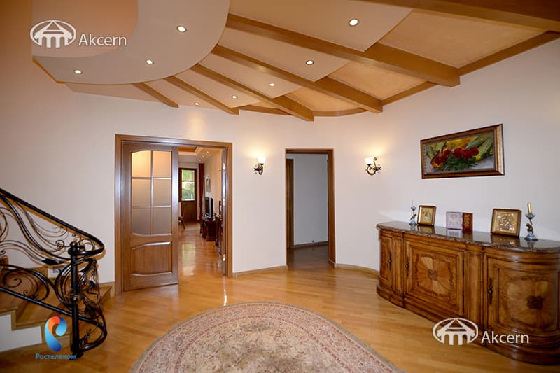 House · 6 rooms · 280 m² · Arabkir