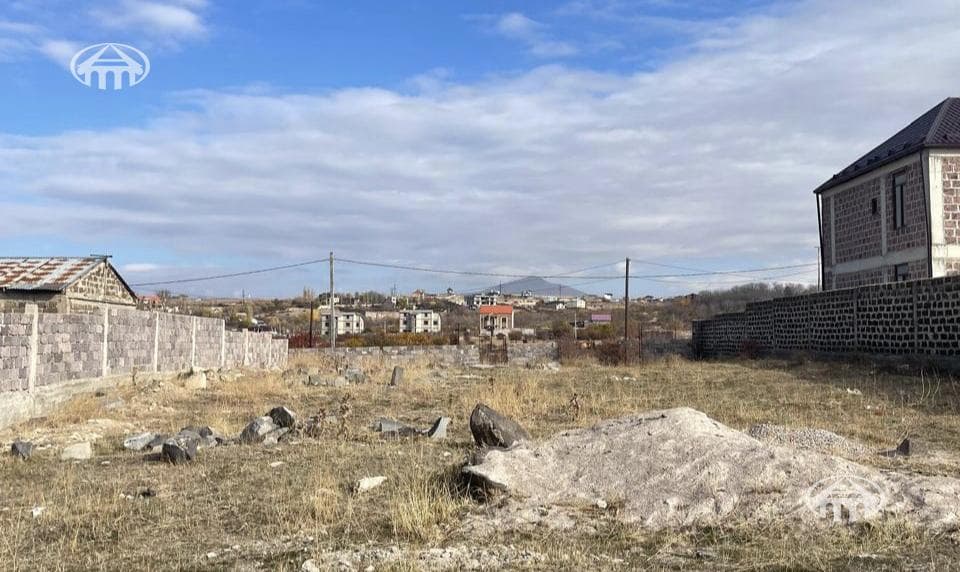 Land · 1,404 m² · Djrvej