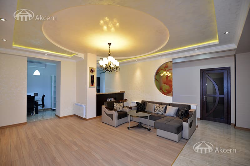 Apartment · 4 rooms · 280 m² · Kentron