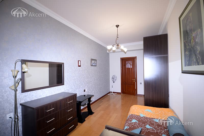 Квартира · 4 комн. · 186 м² · Кентрон