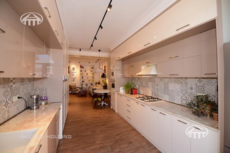 Apartment · 3 rooms · 99 m² · Kentron