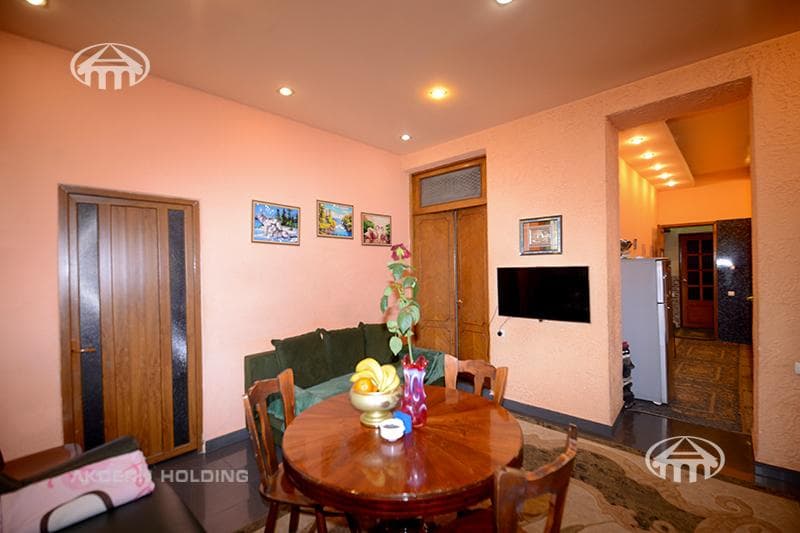 Квартира · 4 комн. · 102 м² · Кентрон