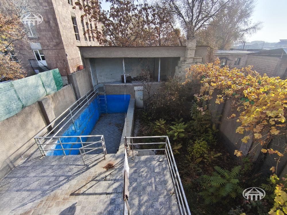 Mansion · 5 rooms · 493 m² · Erebuni