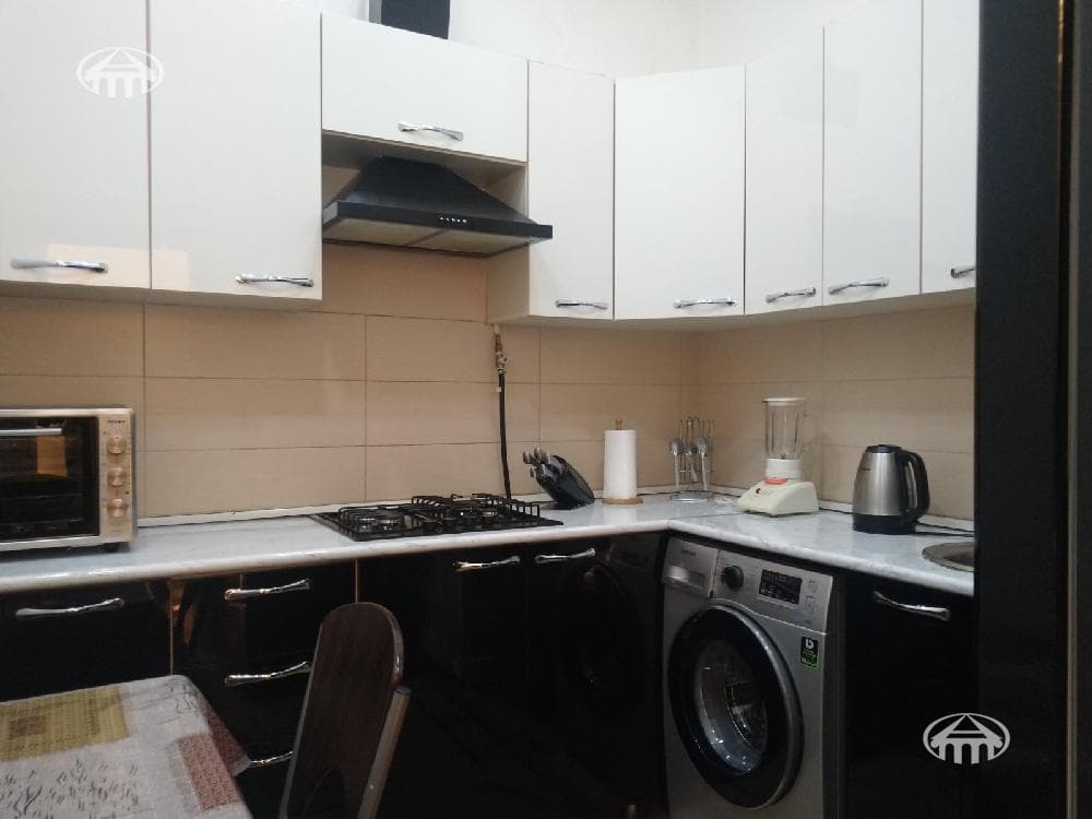 Квартира · 3 комн. · 70 м² · Арабкир