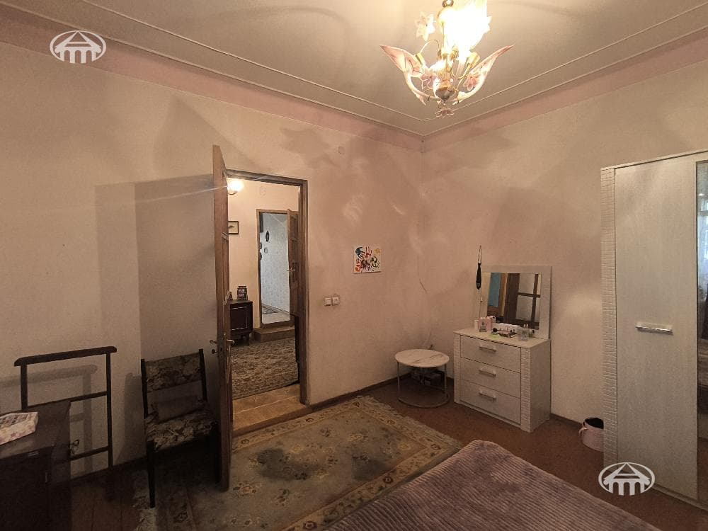 Дом · 6 комн. · 376 м² · Аван
