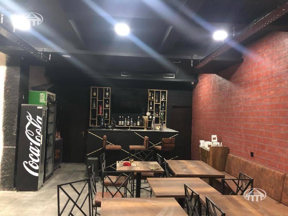 Retail · 403 m² · Jrvej