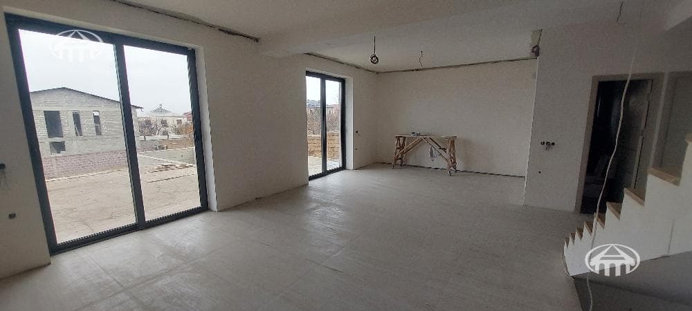 Особняк · 5 комн. · 267 м² · Джрвеж