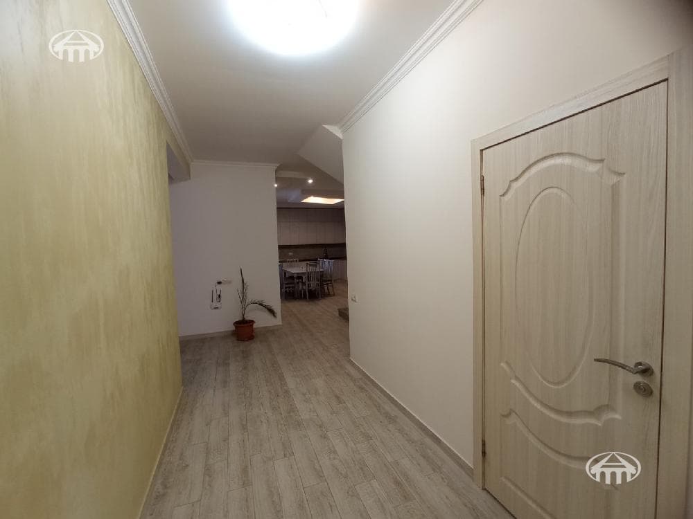 Особняк · 5 комн. · 425 м² · Эребуни