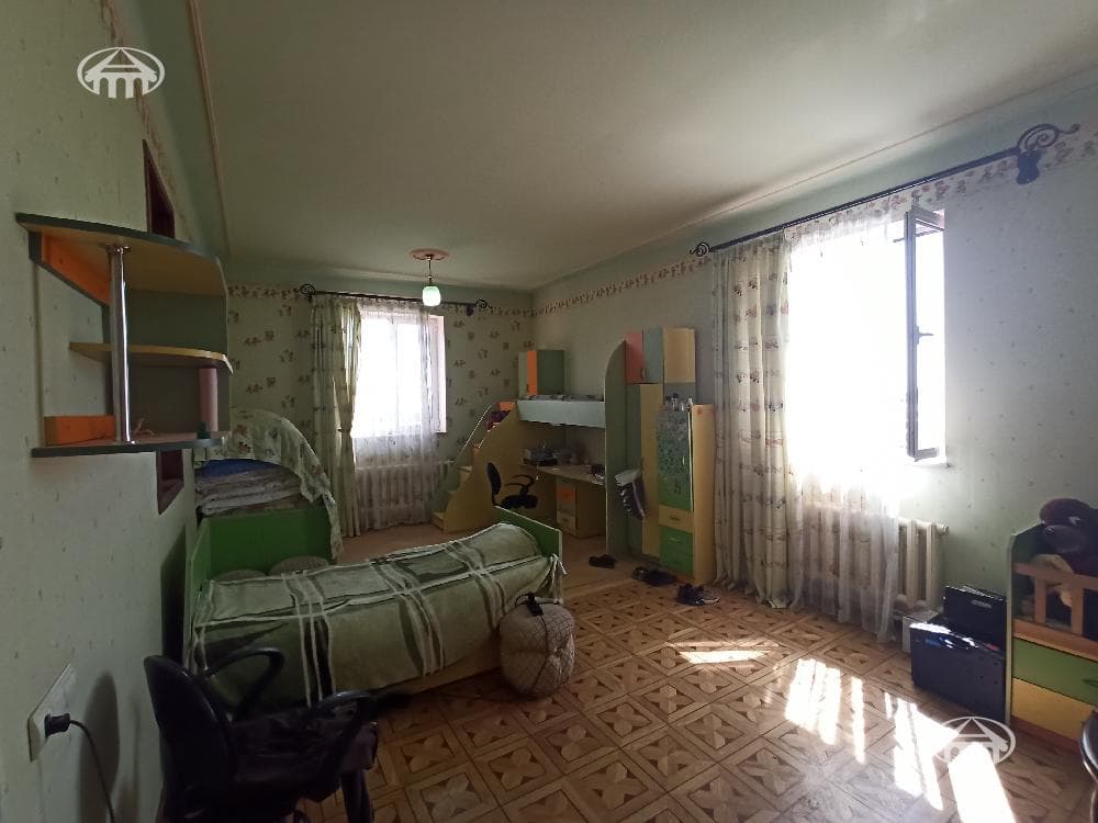 House · 8 rooms · 459 m² · Nor Nork