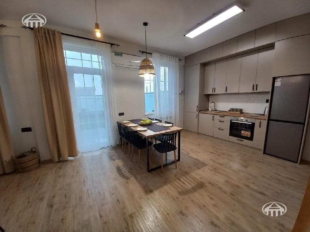 Առանձնատուն · 5 սեն. · 122 մ² · Զովունի