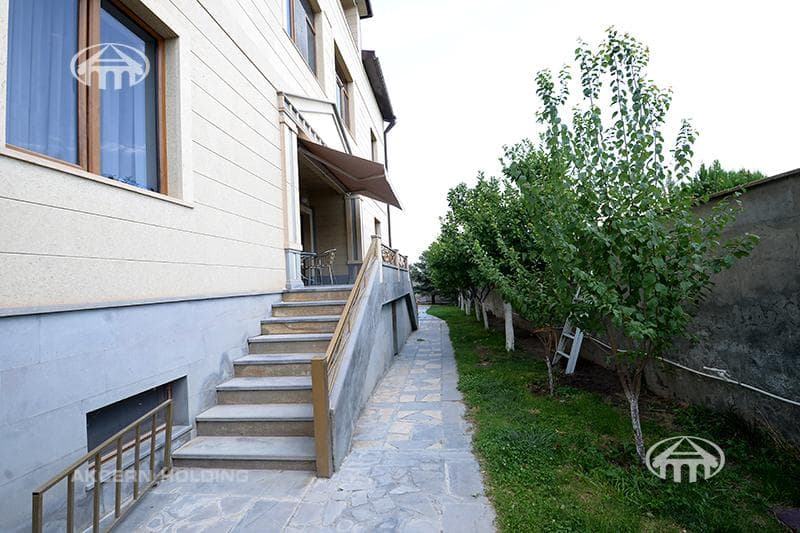 Mansion · 8 rooms · 607.5 m² · Qasax