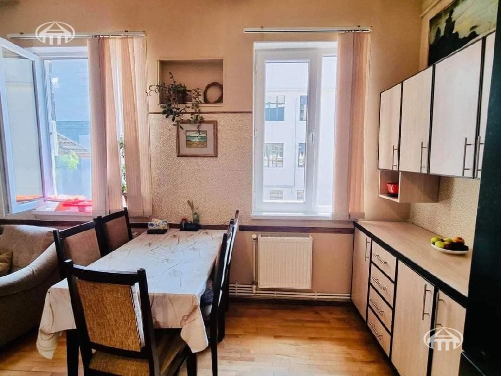 Квартира · 3 комн. · 103 м² · Кентрон