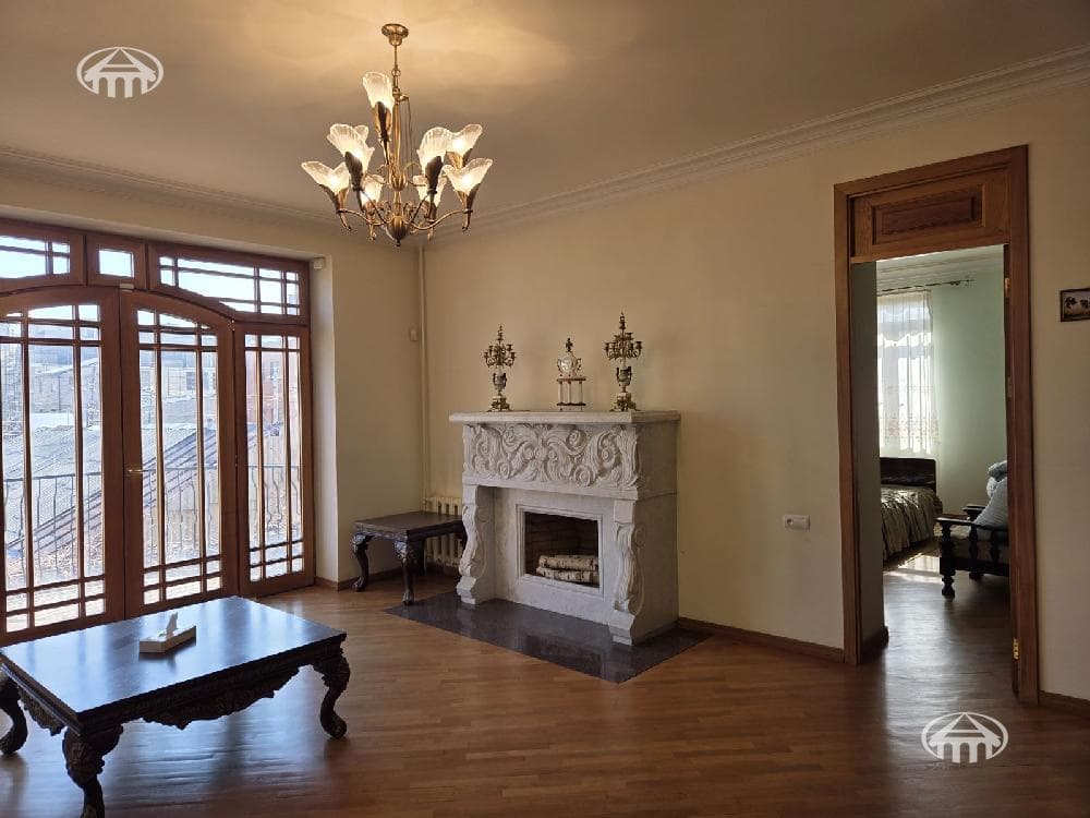 Дом · 6 комн. · 540 м² · Арабкир