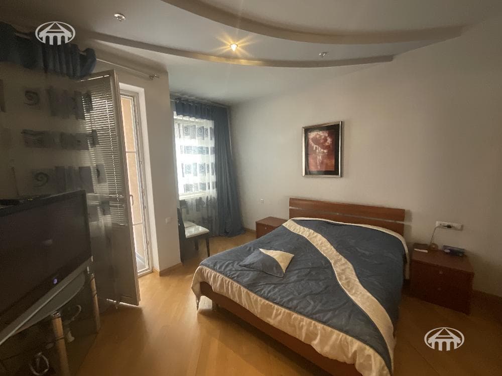 Apartment · 4 rooms · 174 m² · Kentron