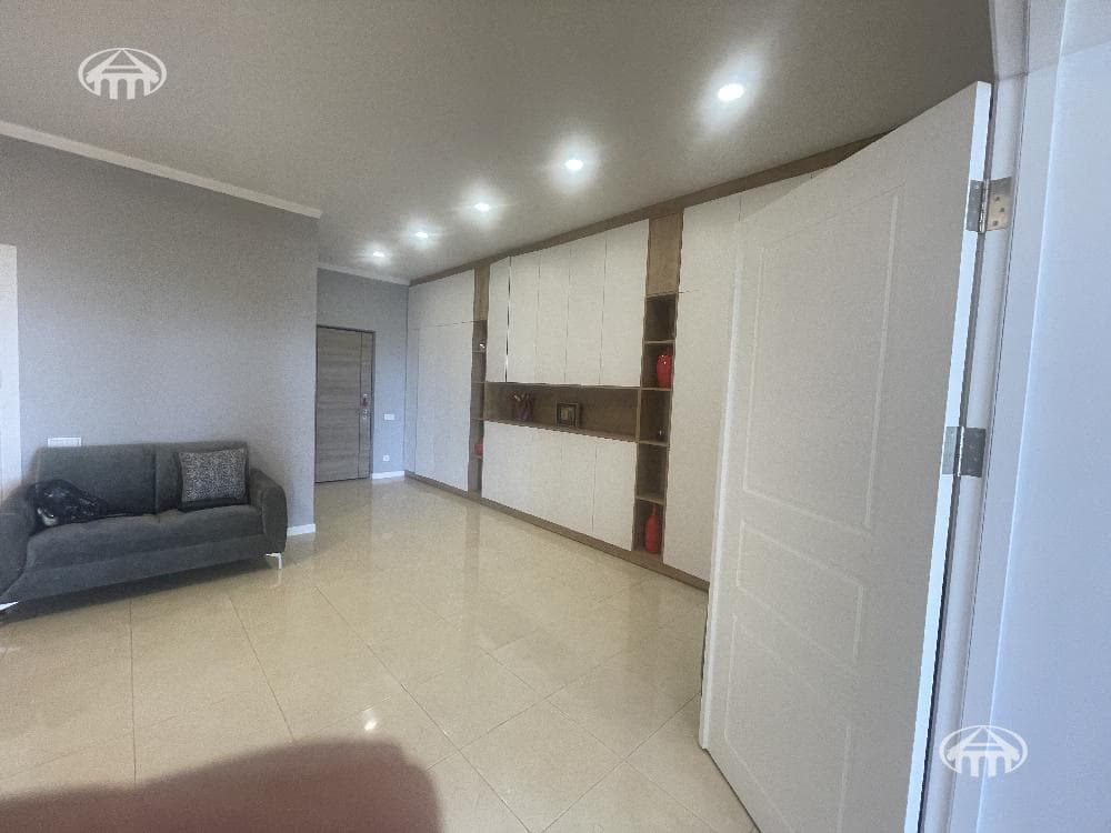 Apartment · 3 rooms · 182 m² · Arabkir