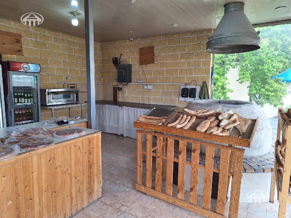 Hotel · 310 m² · Geghadir