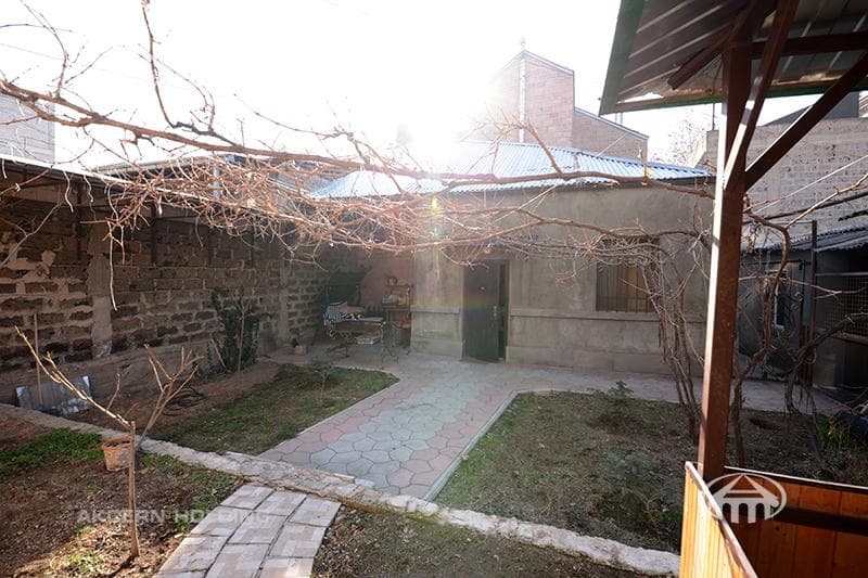 House · 4 rooms · 185 m² · Arabkir