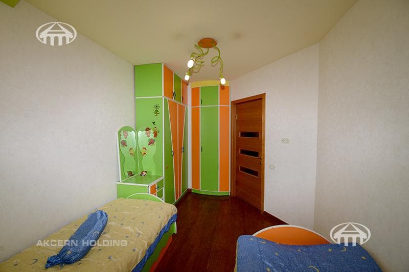 Квартира · 3 комн. · 90 м² · Кентрон