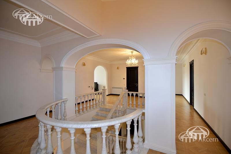 Особняк · 5 комн. · 740 м² · с. Ариндж