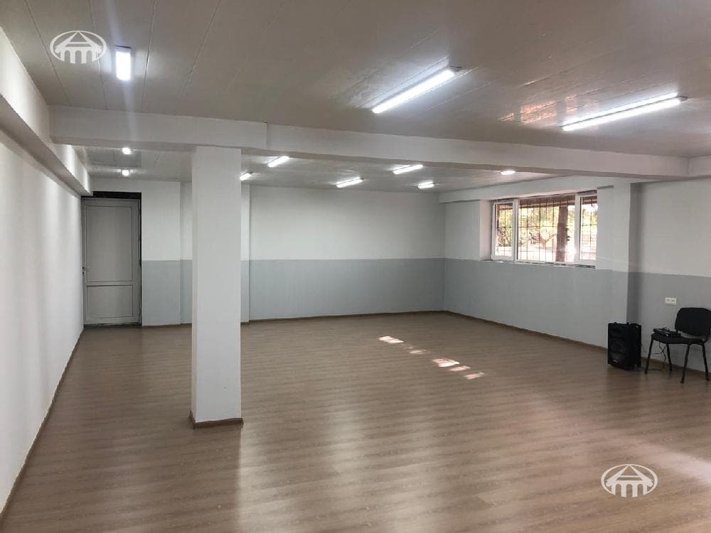 Ռեստորան · 280 մ² · Կենտրոն