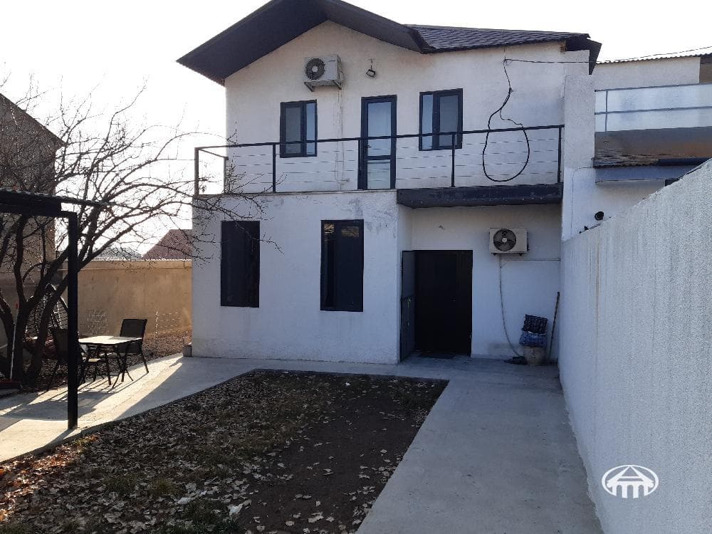 House · 4 rooms · 142 m² · Kotayk Province