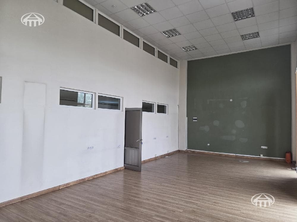 Office · 107 m² · Kentron