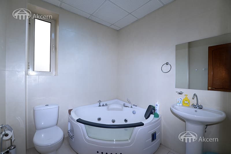 Apartment · 4 rooms · 164 m² · Kentron