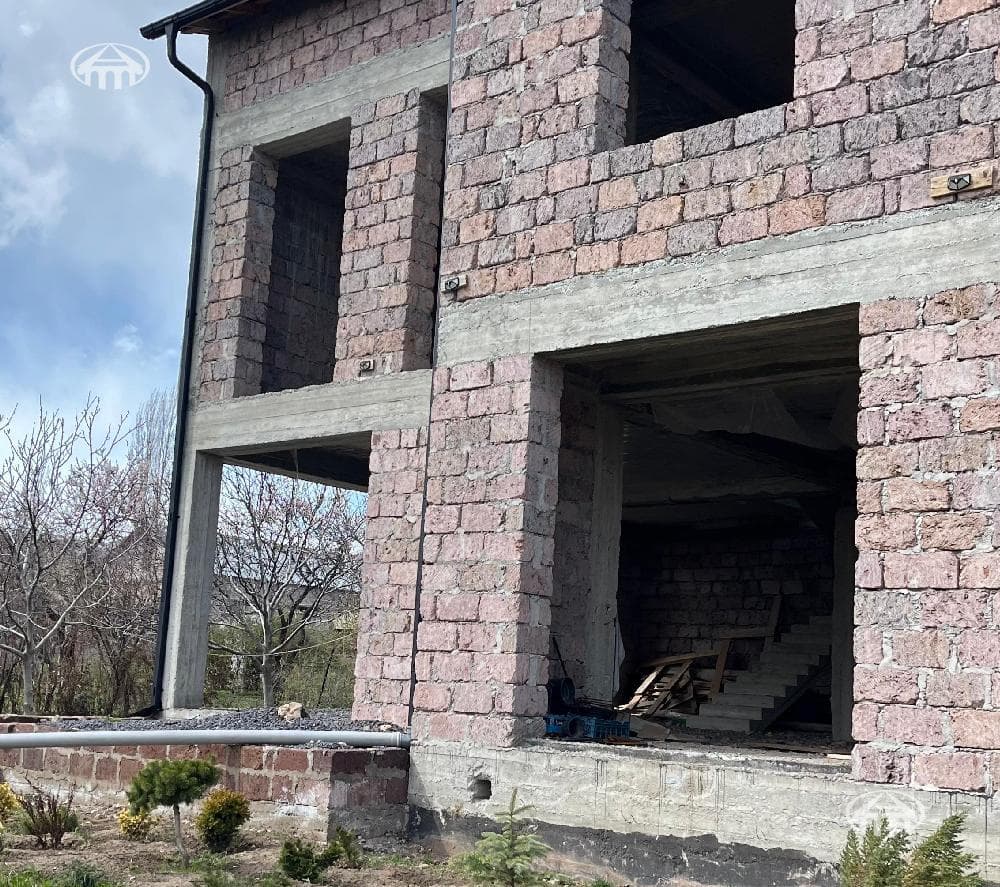 Առանձնատուն · 200 մ² · Բյուրական