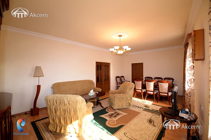 House · 3 rooms · 90 m² · Kentron