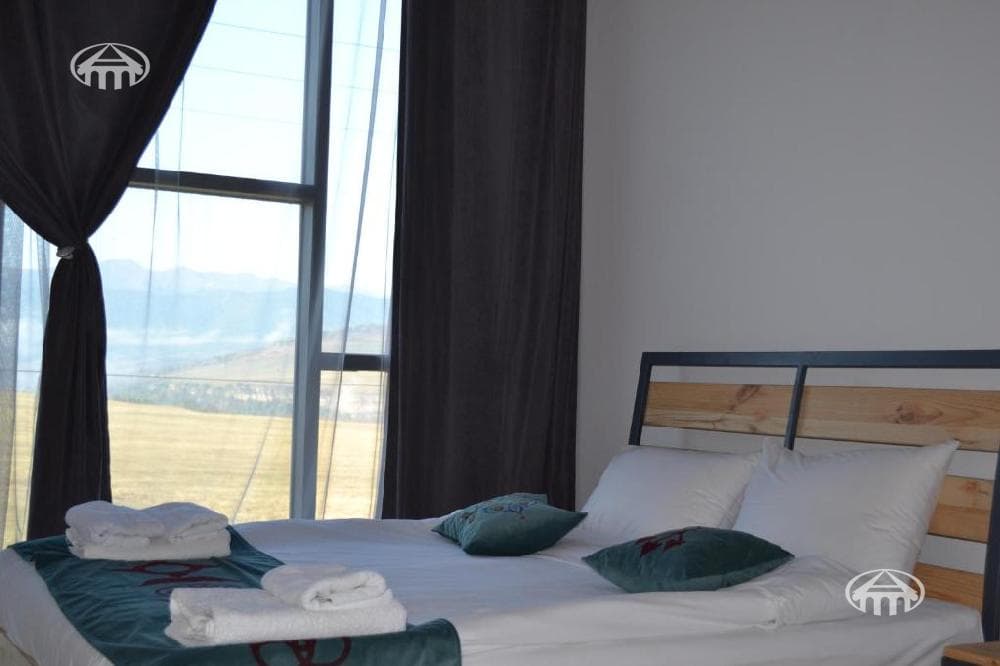 Hotel · 561 m² · Dsegh