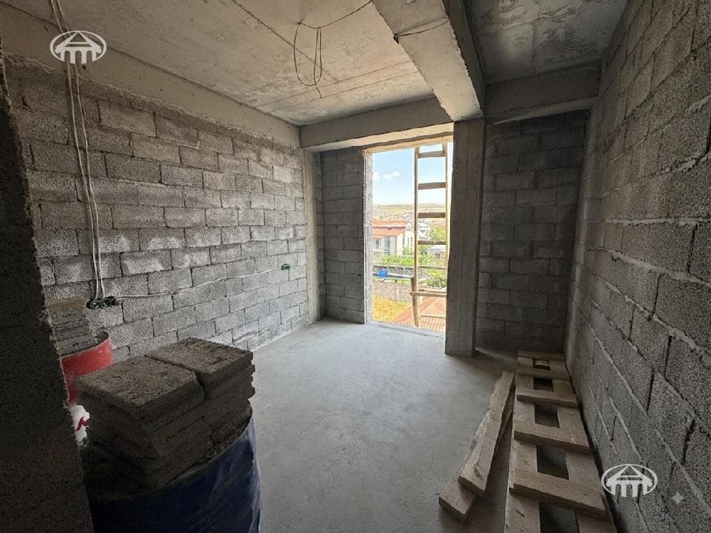 Дом · 6 комн. · 180 м² · с. Ариндж