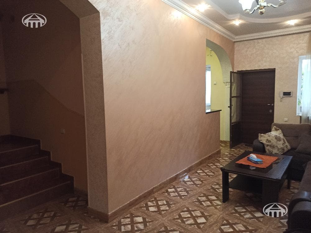 Дом · 5 комн. · 237 м² · Эребуни