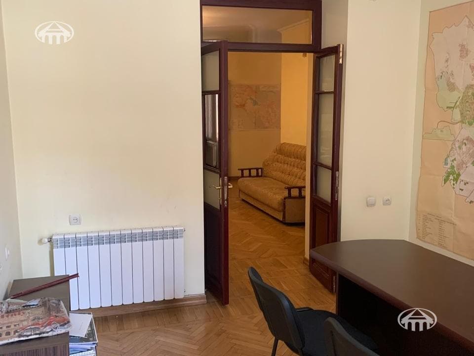 Բնակարան · 3 սեն. · 82 մ² · Կենտրոն