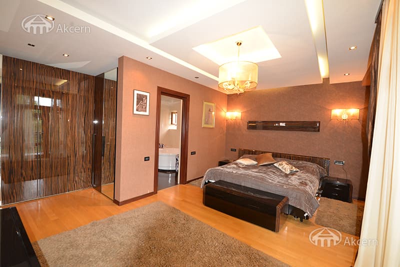 Mansion · 5 rooms · 745 m² · Arabkir