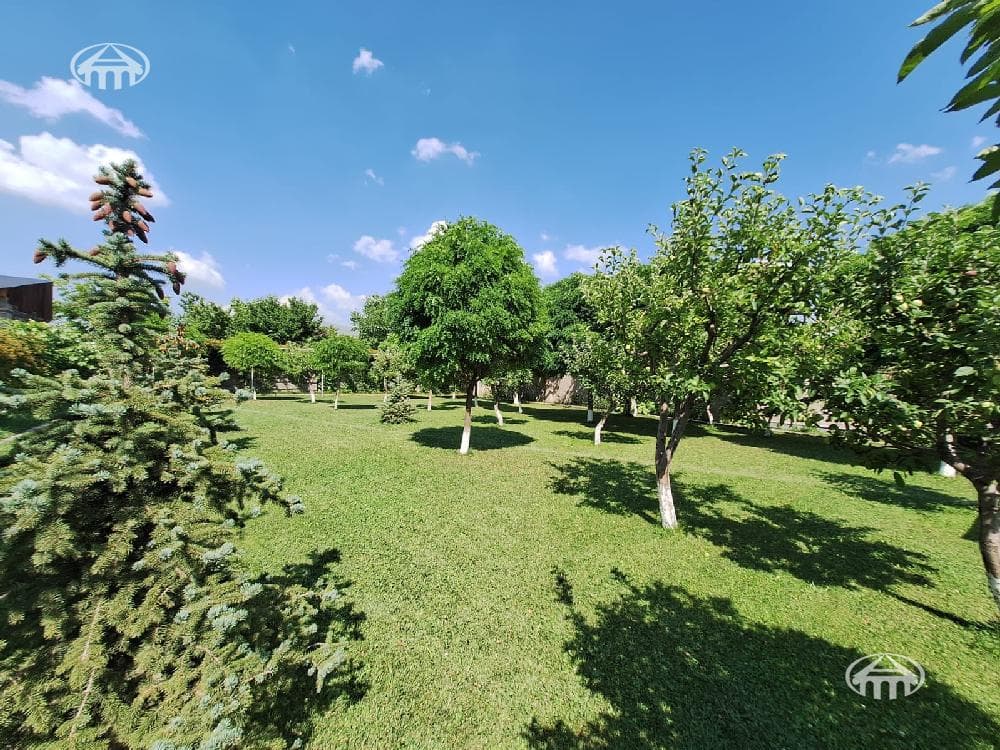 Առանձնատուն · 100 մ² · Նոր Գյուղ