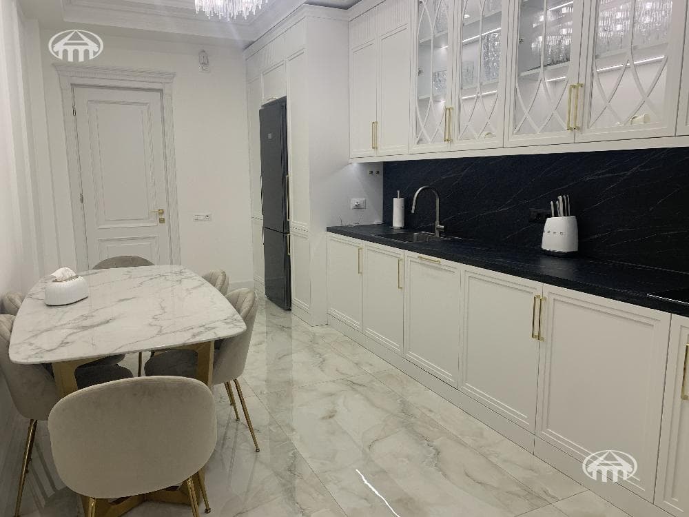 Apartment · 3 rooms · 133 m² · Kentron