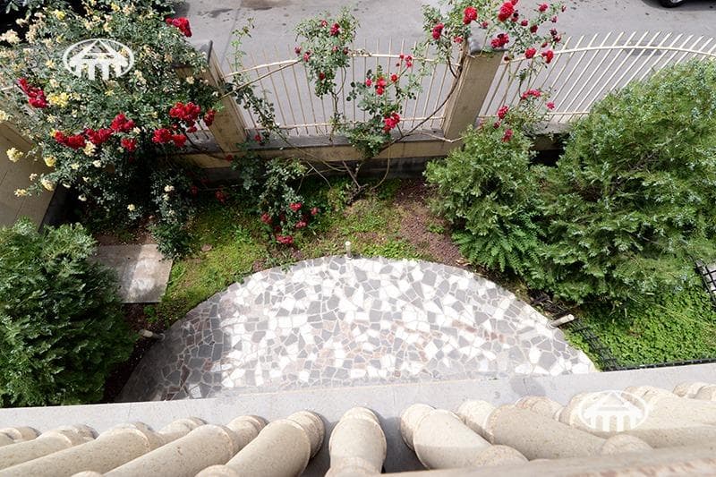 Особняк · 7 комн. · 243 м² · Кентрон
