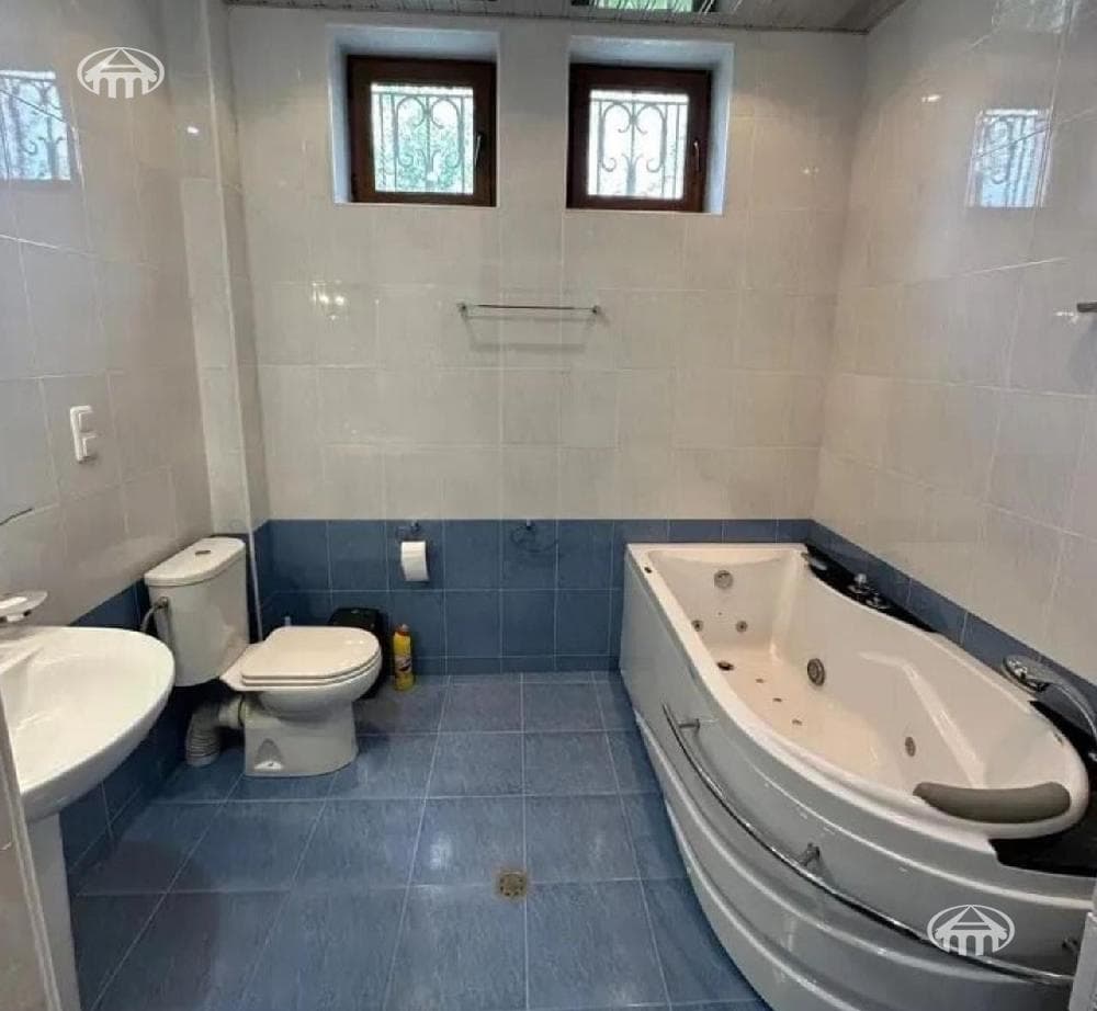 Особняк · 8 комн. · 540 м² · Джрвеж