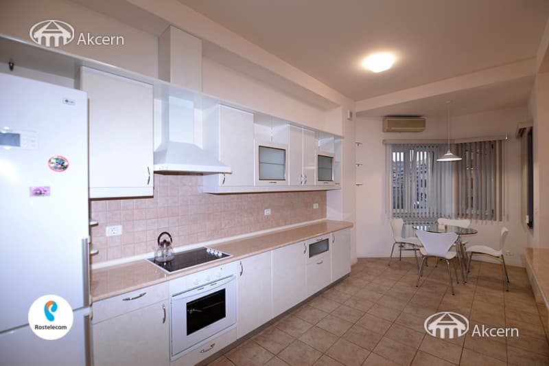 Квартира · 3 комн. · 132 м² · Кентрон