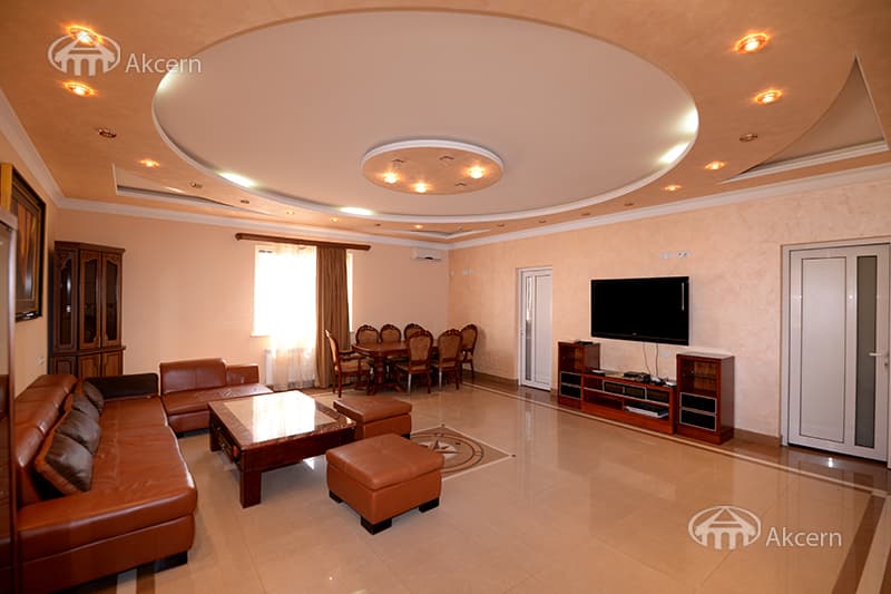 Особняк · 3 комн. · 160 м² · Кентрон