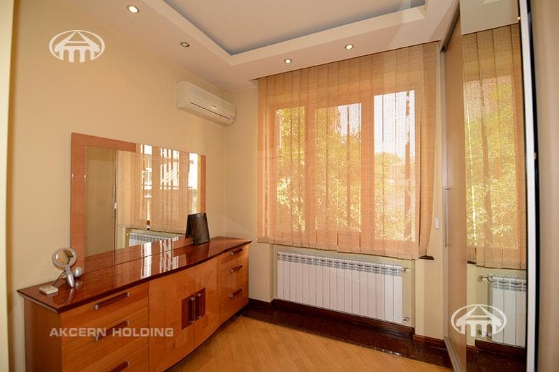 Квартира · 4 комн. · 165 м² · Кентрон