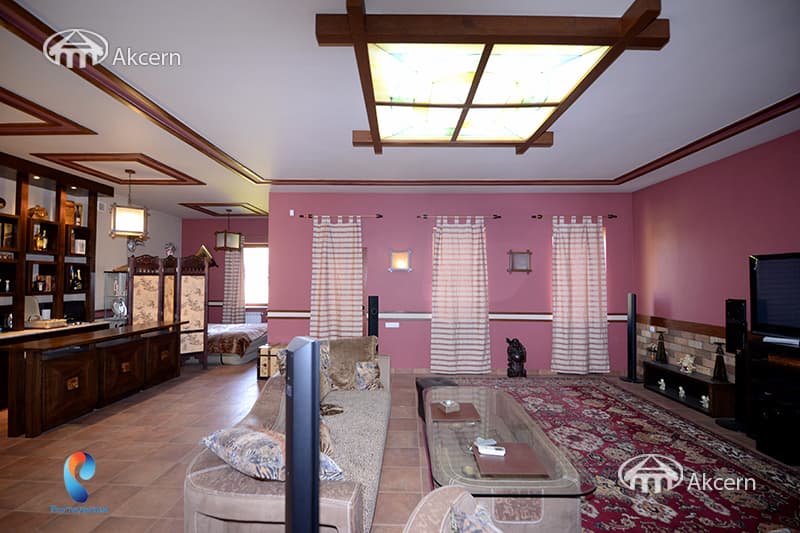 House · 6 rooms · 280 m² · Arabkir