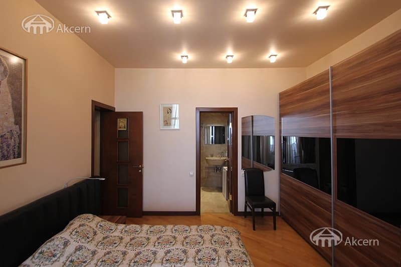 Квартира · 4 комн. · 185 м² · Арабкир — фото 17 из 29