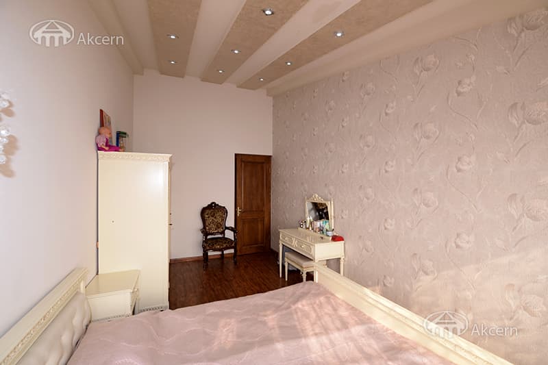 Apartment · 4 rooms · 162 m² · Arabkir