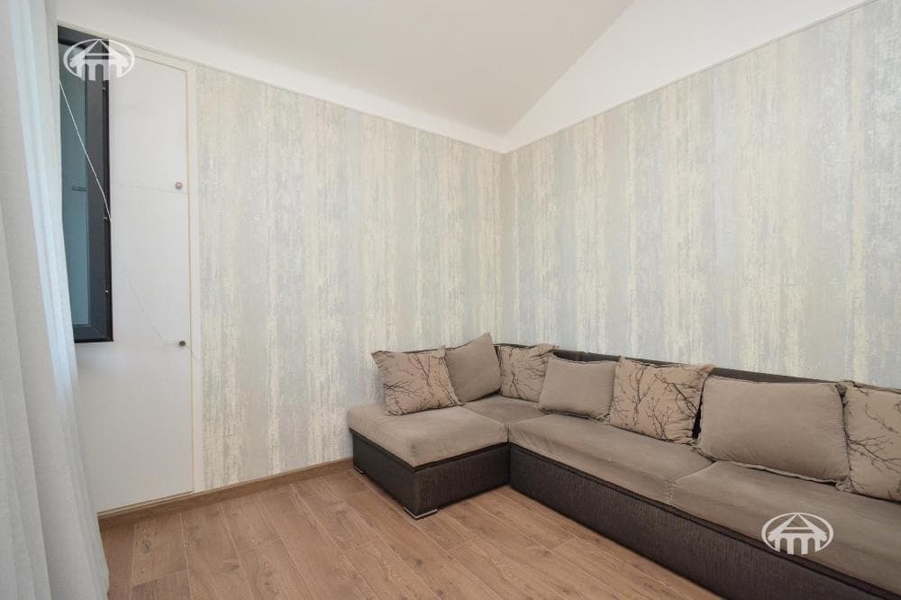 Особняк · 4 комн. · 272 м² · Птгни